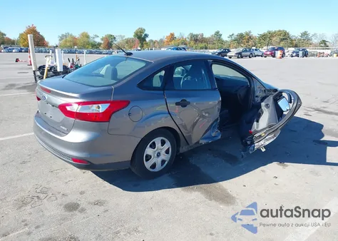 2014 Ford Focus S z USA, uszkodzony, nr VIN 1FADP3E29EL223089